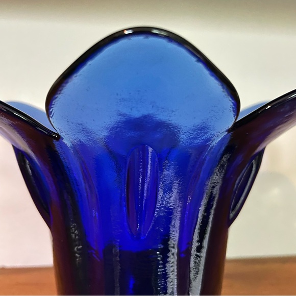 Vintage Cobalt Blue Hand Blown Art Glass Flower Vase - Picture 6 of 12